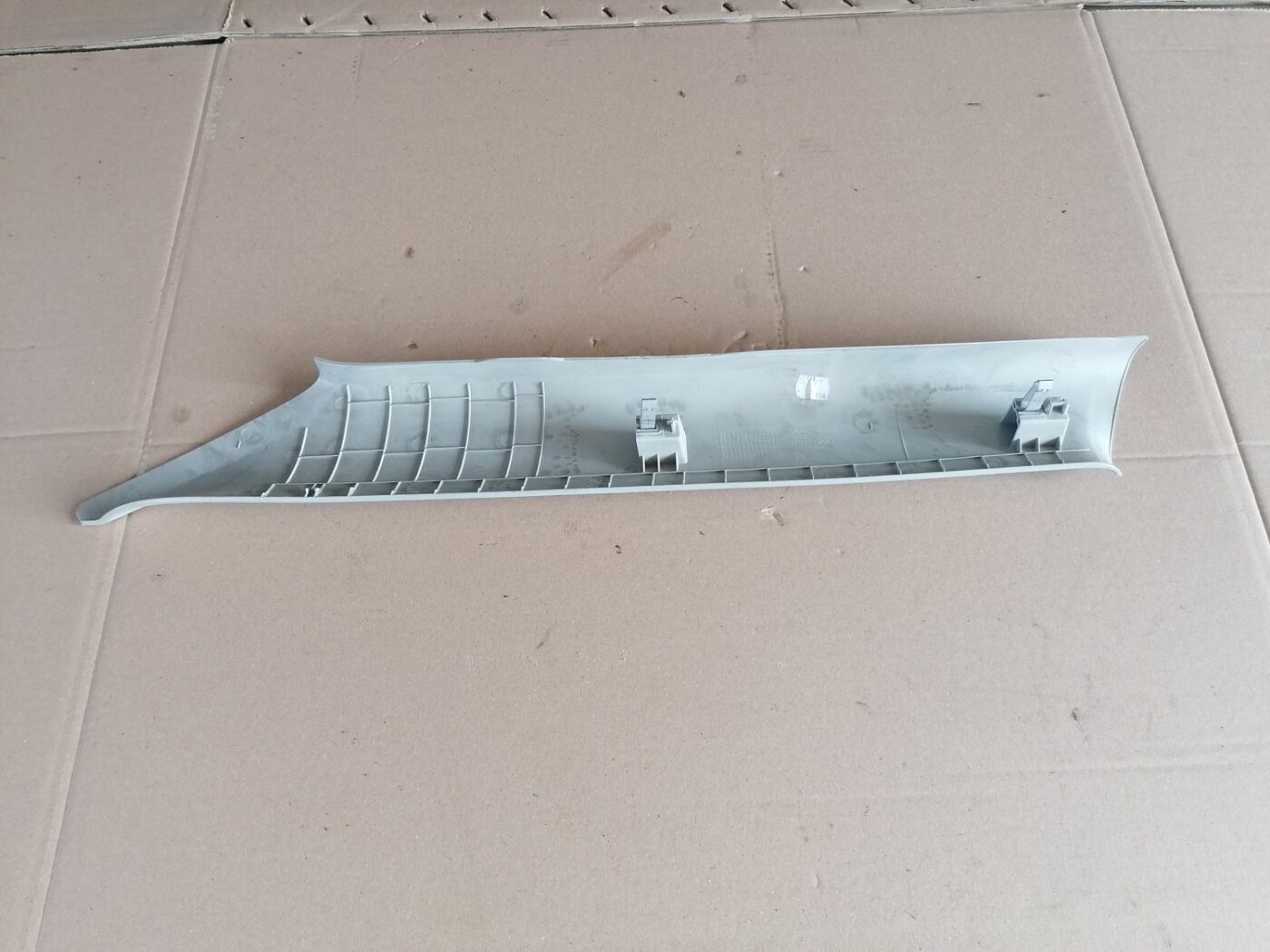 Priekšējas salona statnes apdare priekš SKODA YETI 2012 4 Priekšējas salona statnes apdare priekš SKODA YETI 2012