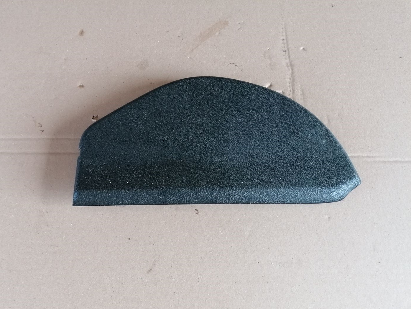 Mērinstrumentu paneļa sānu apdare priekš SKODA YETI 2012 2 Mērinstrumentu paneļa sānu apdare priekš SKODA YETI 2012