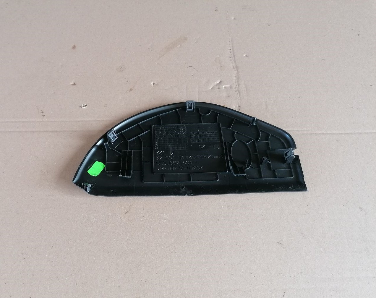 Mērinstrumentu paneļa sānu apdare priekš SKODA YETI 2012 4 Mērinstrumentu paneļa sānu apdare priekš SKODA YETI 2012