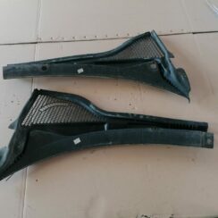 Vējstikla uzlikas (deflektora) režģis priekš SKODA YETI 2012