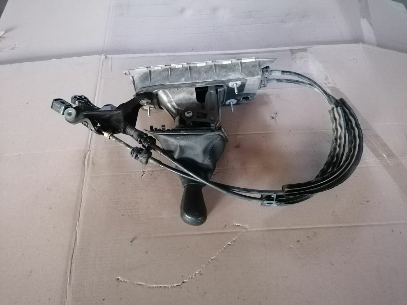 Ātrumu pārslēgšanas slēdzis priekš SKODA YETI 2012 5 Ātrumu pārslēgšanas slēdzis priekš SKODA YETI 2012