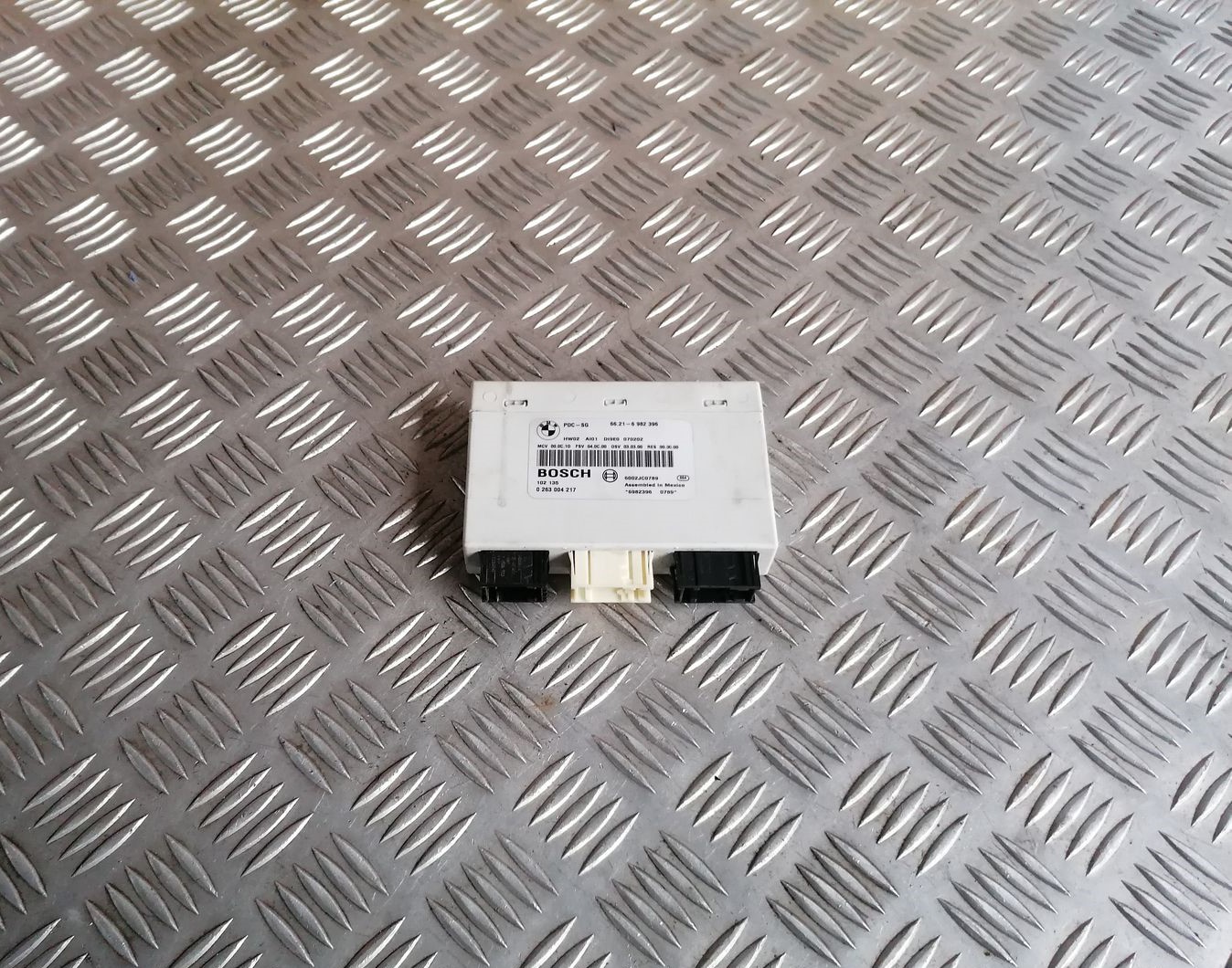 Parkošanās devēju vadības bloks priekš BMW 1 E87 2007 GRAPHITE