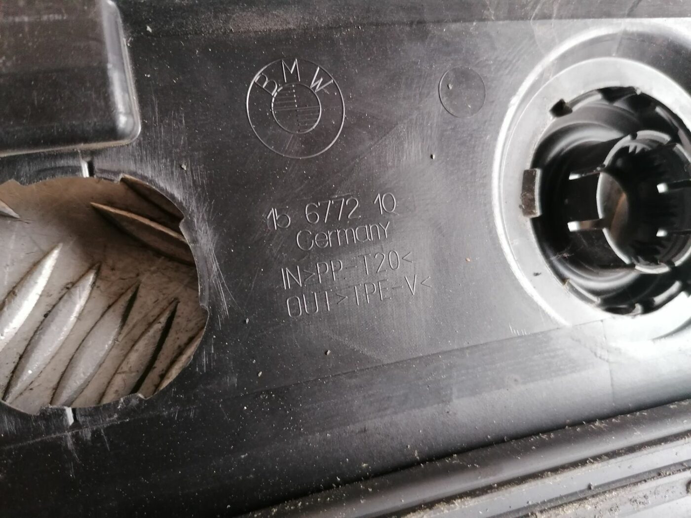 Vējstikla uzlikas (deflektora) režģis priekš BMW 1 E87 2007 GRAPHITE 3 Vējstikla uzlikas (deflektora) režģis priekš BMW 1 E87 2007 GRAPHITE