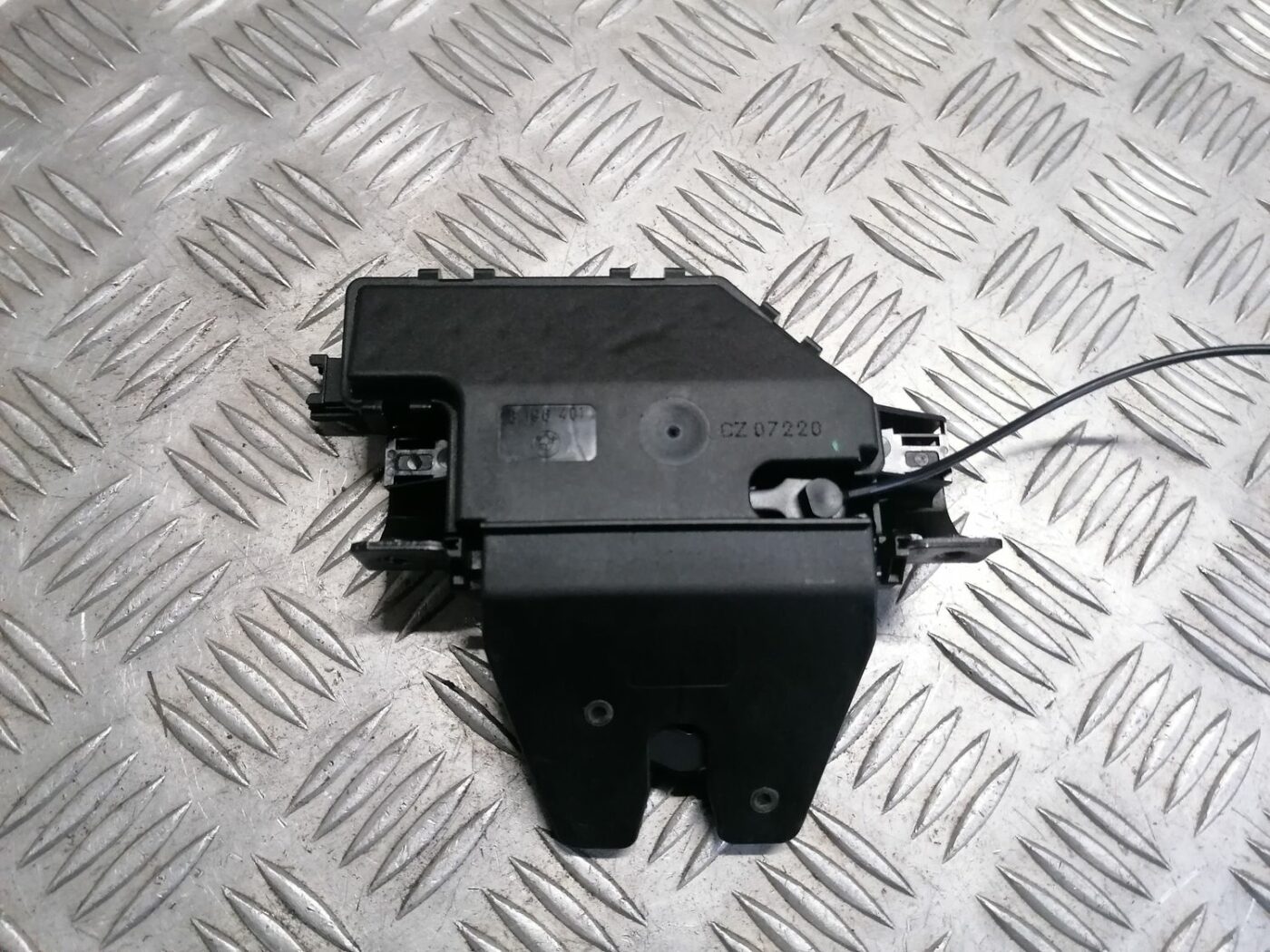 Bagāžnieka vāka slēdzene priekš BMW 1 E87 2007 GRAPHITE 2 Bagāžnieka vāka slēdzene priekš BMW 1 E87 2007 GRAPHITE