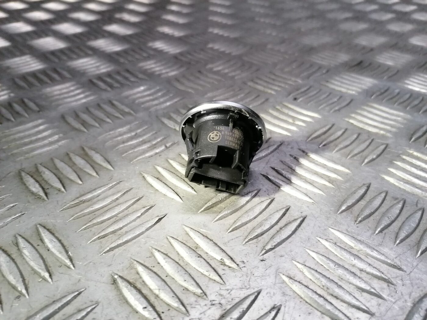 Dzinēja START/STOP poga priekš BMW 1 E87 2007 GRAPHITE 3 Dzinēja START/STOP poga priekš BMW 1 E87 2007 GRAPHITE