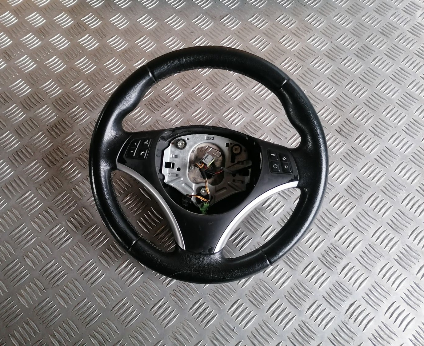 Stūre priekš BMW 1 E87 2007 GRAPHITE 1 Stūre priekš BMW 1 E87 2007 GRAPHITE