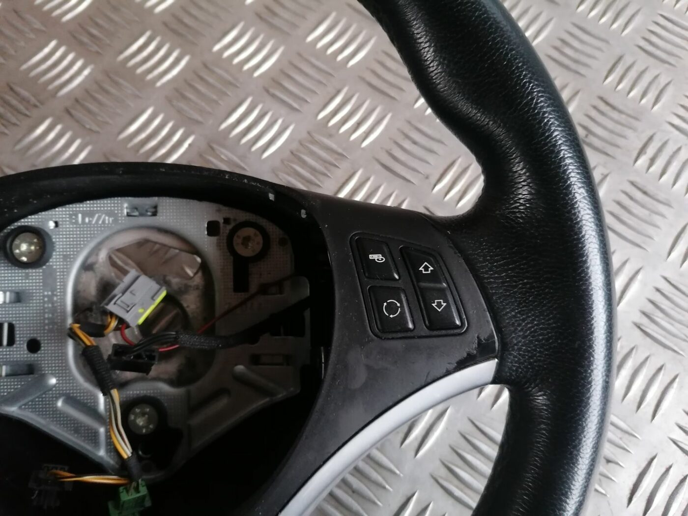 Stūre priekš BMW 1 E87 2007 GRAPHITE 12 Stūre priekš BMW 1 E87 2007 GRAPHITE