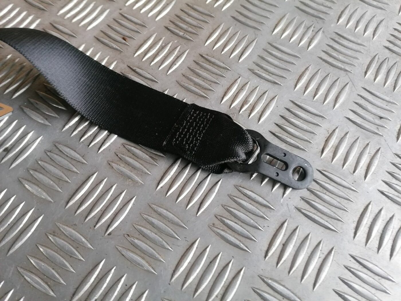 Aizmugurējā kreisa drošības josta priekš BMW 1 E87 2007 GRAPHITE