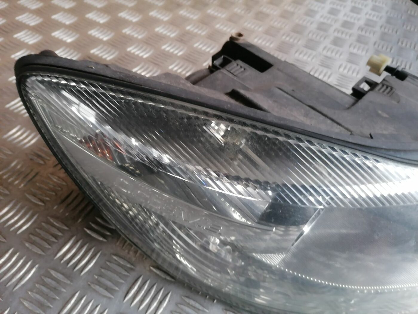 Priekšējais labais lukturis priekš SKODA OCTAVIA 2012 10 Priekšējais labais lukturis priekš SKODA OCTAVIA 2012