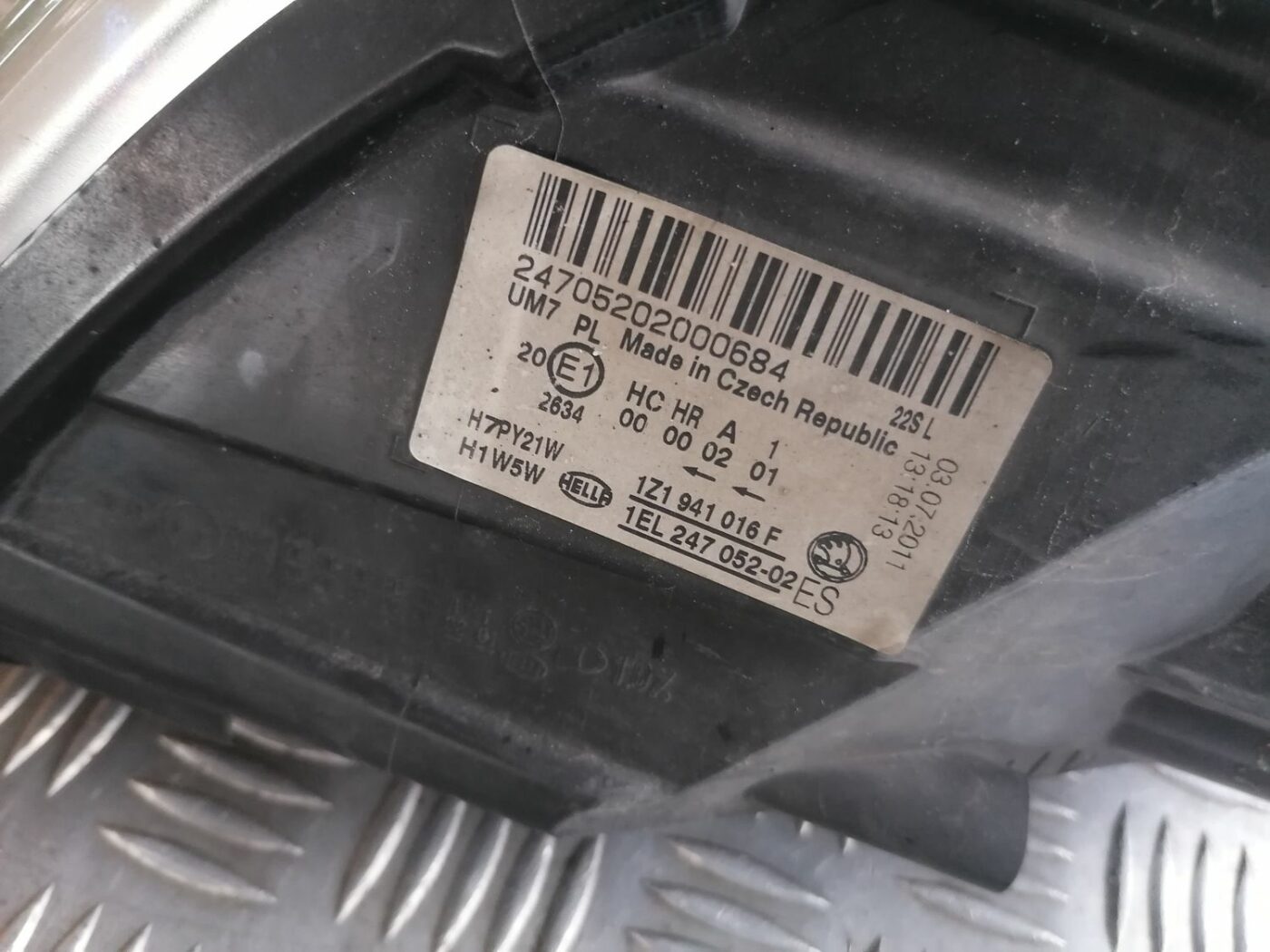 Priekšējais labais lukturis priekš SKODA OCTAVIA 2012 7 Priekšējais labais lukturis priekš SKODA OCTAVIA 2012