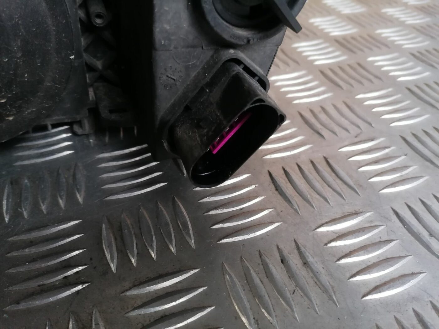 Priekšējais labais lukturis priekš SKODA OCTAVIA 2012 5 Priekšējais labais lukturis priekš SKODA OCTAVIA 2012