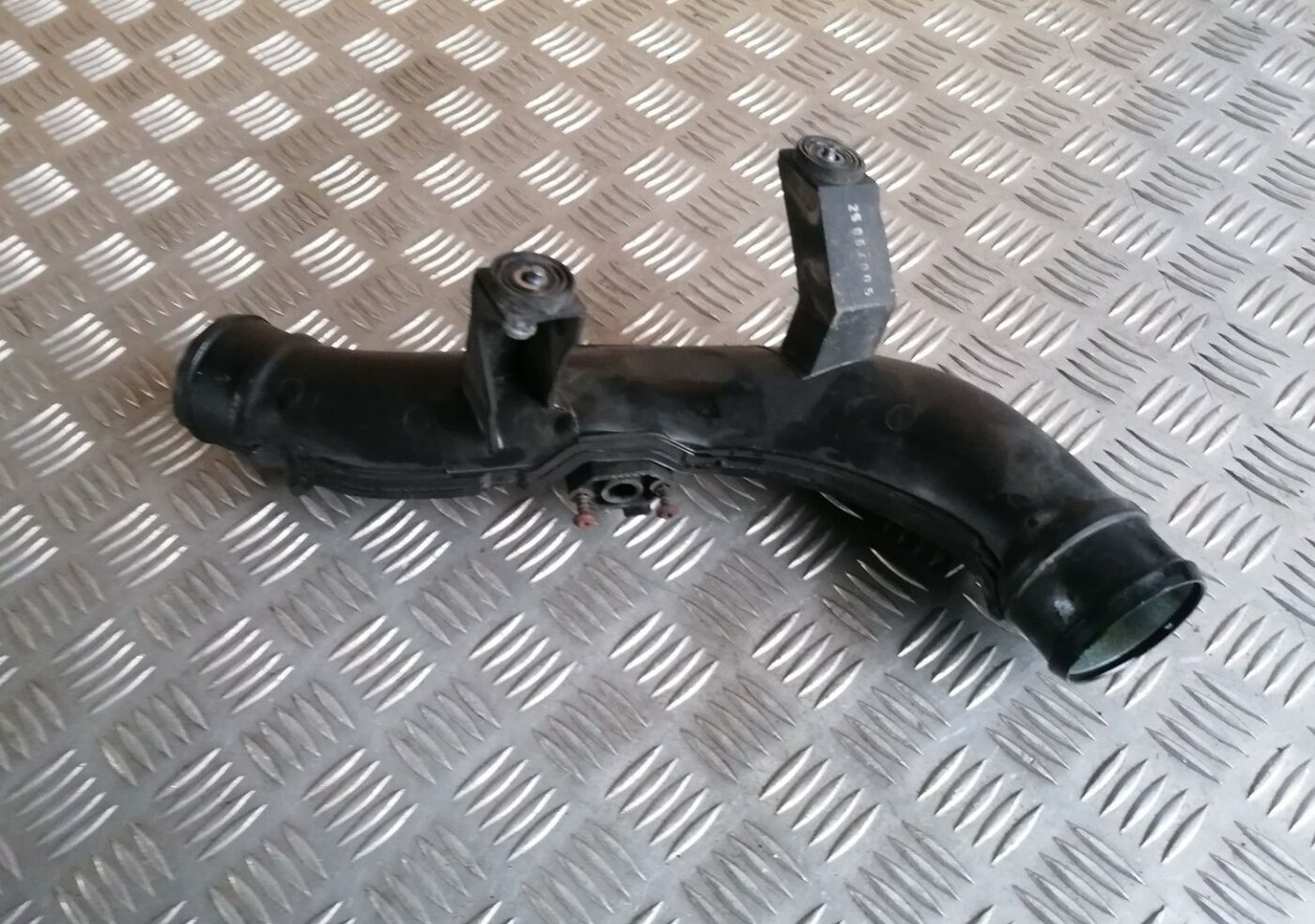 Interkulera caurule priekš SKODA OCTAVIA 2012 2 Interkulera caurule priekš SKODA OCTAVIA 2012