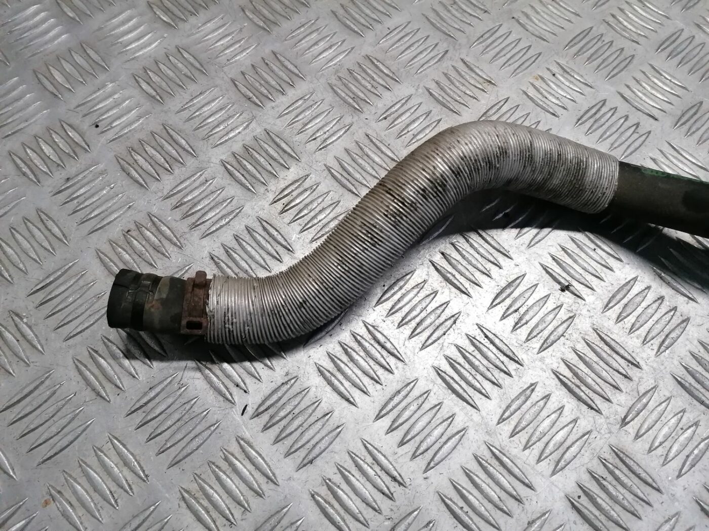 Dzesēšanas caurule priekš SKODA OCTAVIA 2012 2 Dzesēšanas caurule priekš SKODA OCTAVIA 2012