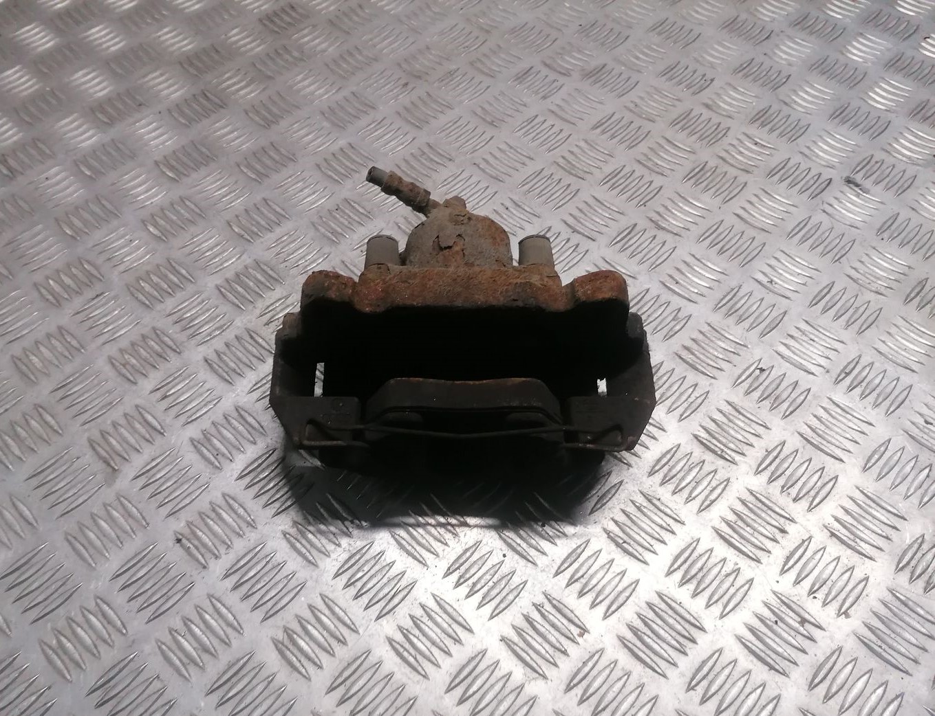 Priekšējais kreisais suports priekš SKODA OCTAVIA 2012 4 Priekšējais kreisais suports priekš SKODA OCTAVIA 2012