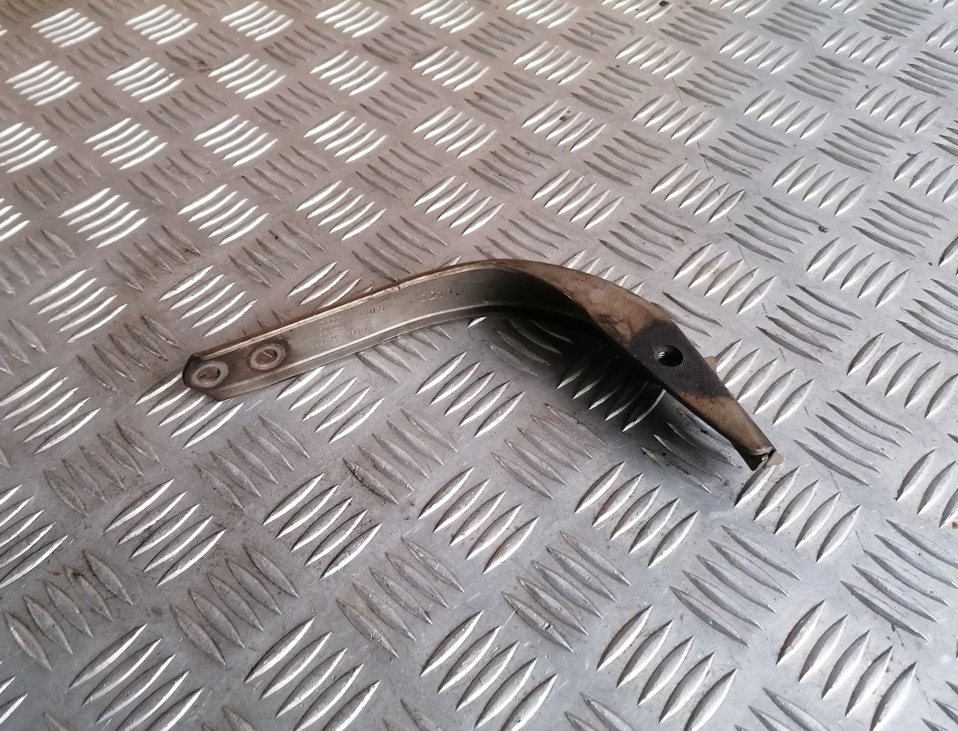 Dzinēja kronšteins priekš SKODA OCTAVIA 2012 2 Dzinēja kronšteins priekš SKODA OCTAVIA 2012