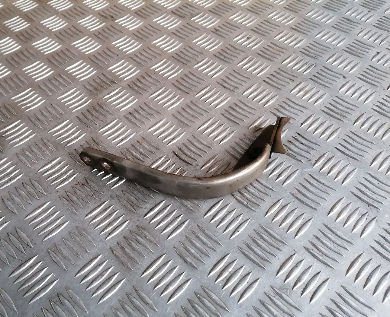 Dzinēja kronšteins priekš SKODA OCTAVIA 2012 3 Dzinēja kronšteins priekš SKODA OCTAVIA 2012