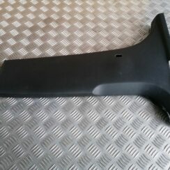 Vidējas salona statnes apdare priekš SKODA OCTAVIA 2012