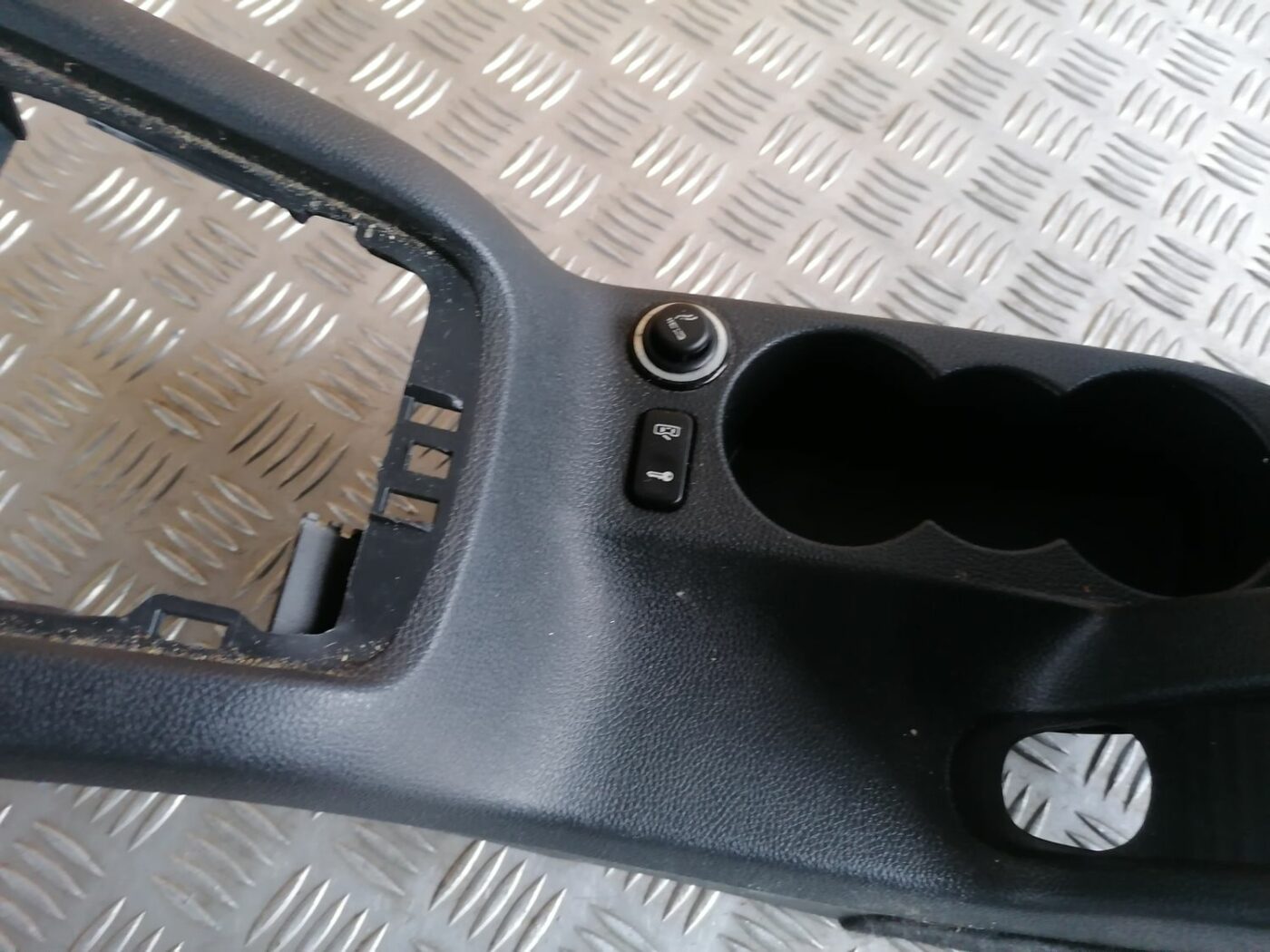 Centrālās konsoles apdares lielākā daļa priekš SKODA OCTAVIA 2012