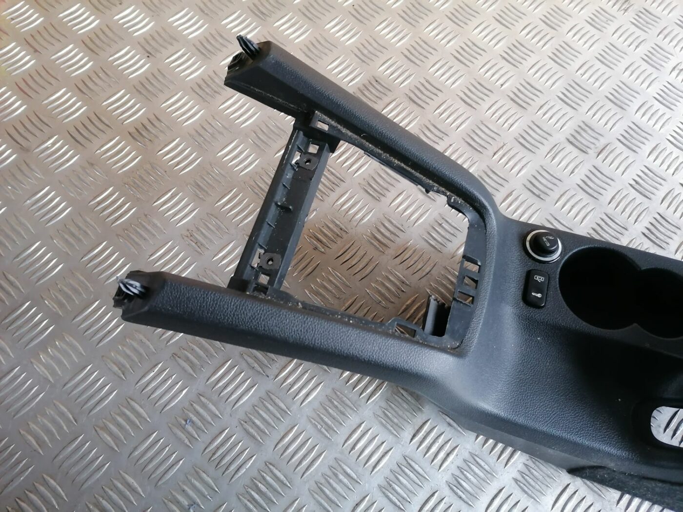 Centrālās konsoles apdares lielākā daļa priekš SKODA OCTAVIA 2012