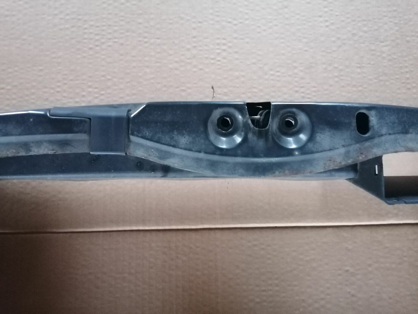 Priekšējā radiatora rāmis priekš SKODA OCTAVIA 2012 5 Priekšējā radiatora rāmis priekš SKODA OCTAVIA 2012