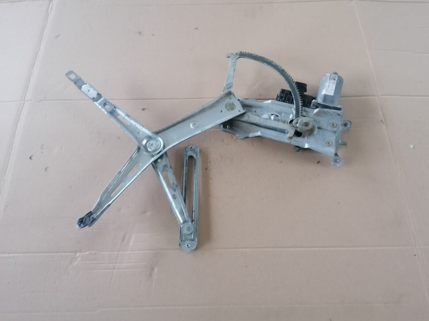 Stikla pacelšanas mehānisms priekšējais kreisais priekš OPEL ZAFIRA 2002 1 Stikla pacelšanas mehānisms priekšējais kreisais priekš OPEL ZAFIRA 2002