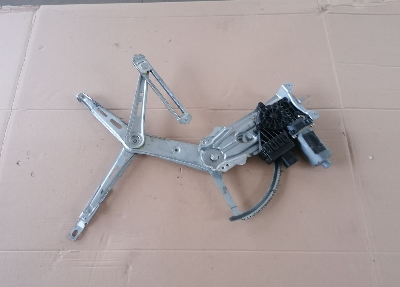 Stikla pacelšanas mehānisms priekšējais kreisais priekš OPEL ZAFIRA 2002 3 Stikla pacelšanas mehānisms priekšējais kreisais priekš OPEL ZAFIRA 2002