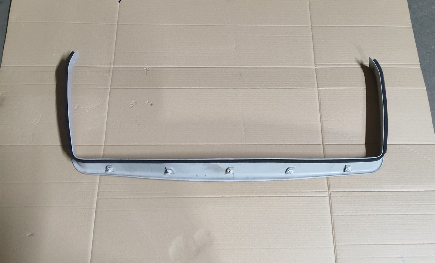 Bagāžnieka vāka apdare priekš OPEL ZAFIRA 2002