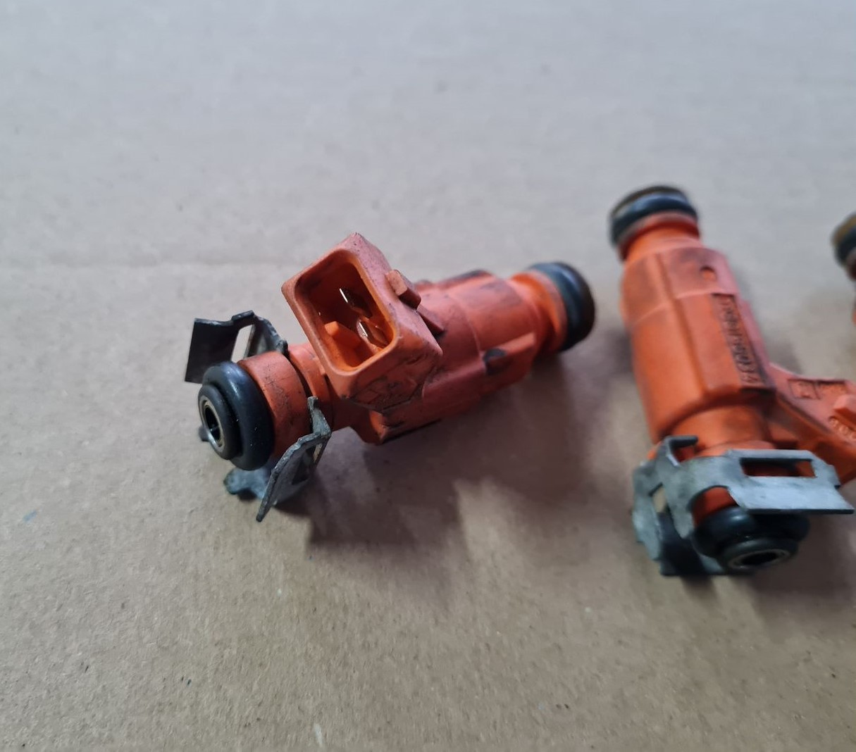 Degvielas smidzinātājs priekš PEUGEOT 307 2003