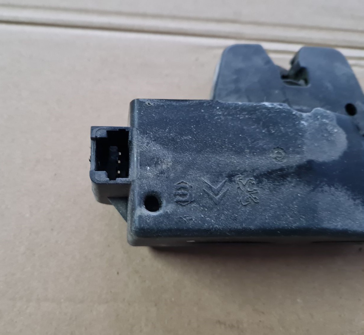 Bagāžnieka vāka slēdzene priekš PEUGEOT 307 2003