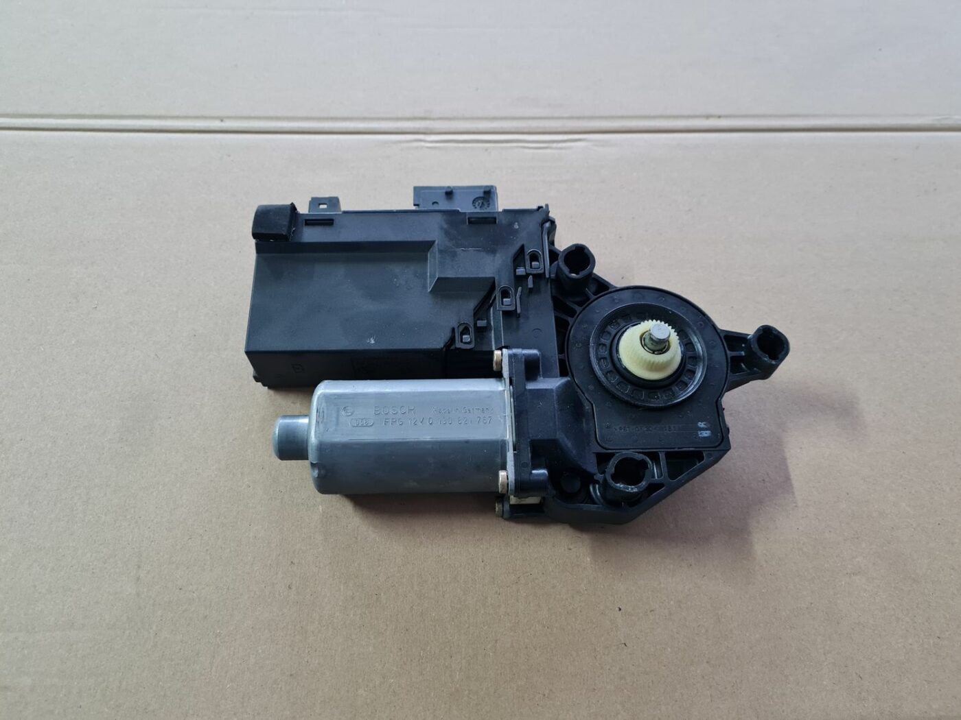 Elektrisko stiklu motors priekš PEUGEOT 307 2003 1 Elektrisko stiklu motors priekš PEUGEOT 307 2003