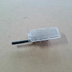 Apgaismojums mērinstrumentu paneļa mantu nodalījumā priekš PEUGEOT 307 2003