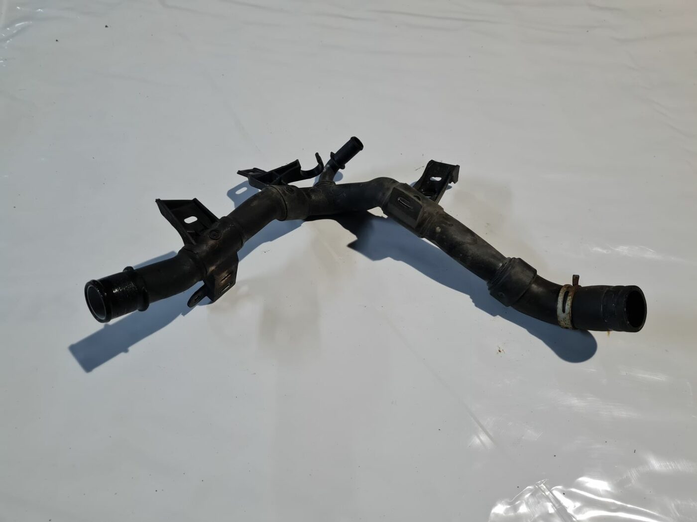 Dzesēšanas caurule priekš CITROEN C4 2006-2 2 Dzesēšanas caurule priekš CITROEN C4 2006-2