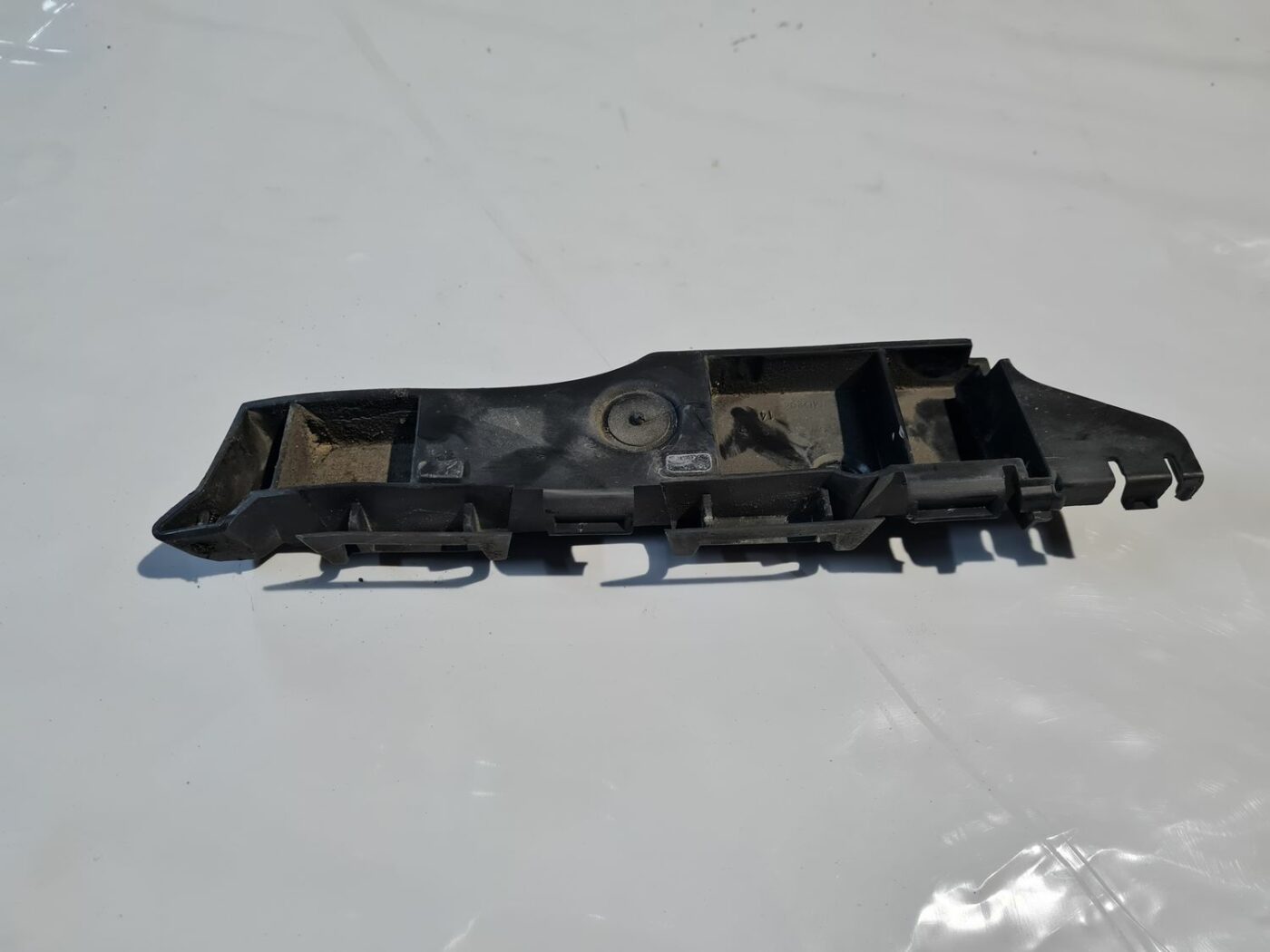 Aizmugurējā spārna un bufera stiprinājums priekš CITROEN C4 2006-2 4 Aizmugurējā spārna un bufera stiprinājums priekš CITROEN C4 2006-2