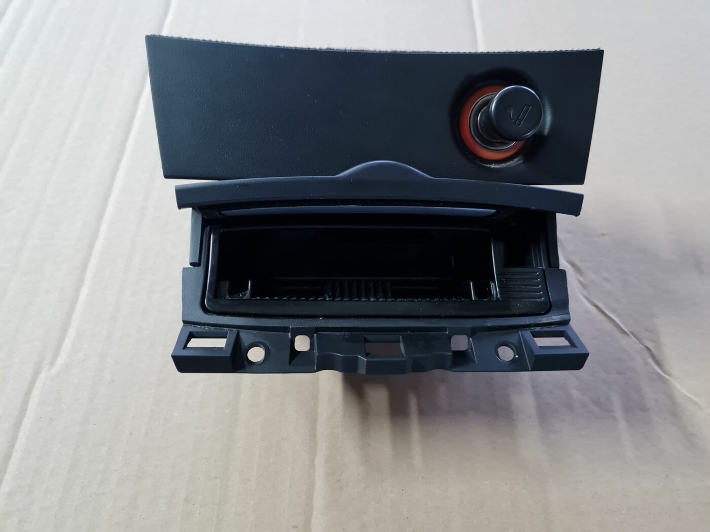 Pelnu trauks priekš MAZDA 3 2007 6 Pelnu trauks priekš MAZDA 3 2007