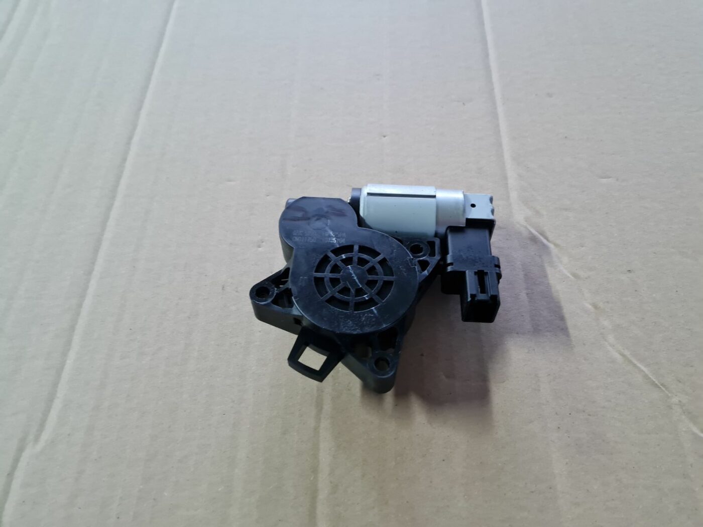 Elektrisko stiklu motors priekš MAZDA 3 2007 1 Elektrisko stiklu motors priekš MAZDA 3 2007