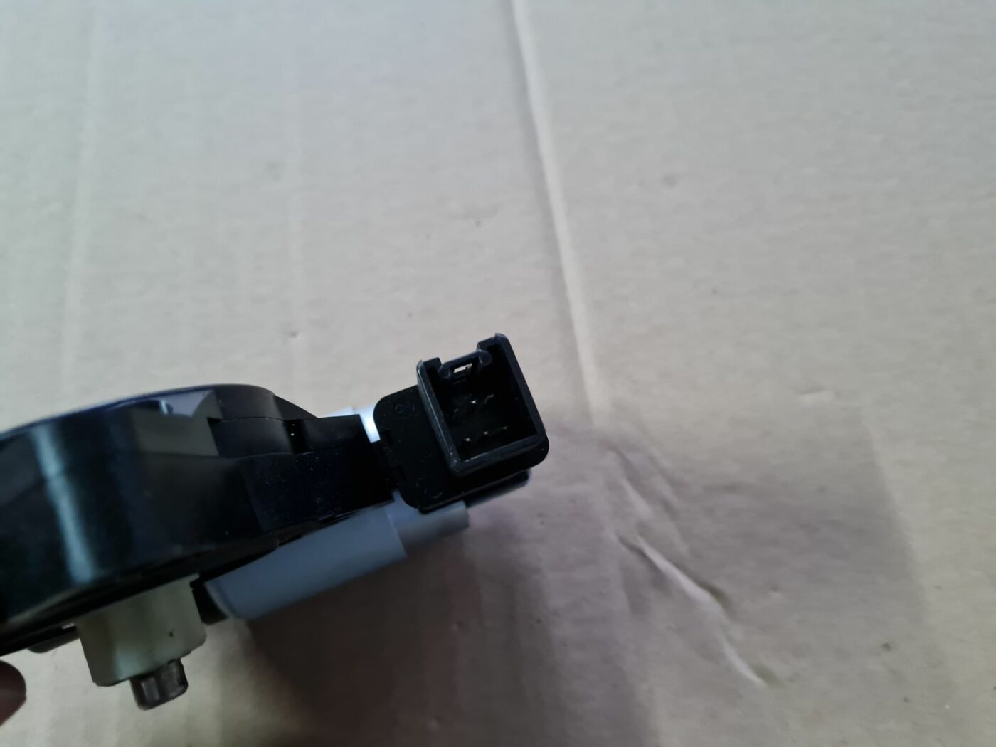 Elektrisko stiklu motors priekš MAZDA 3 2007 4 Elektrisko stiklu motors priekš MAZDA 3 2007