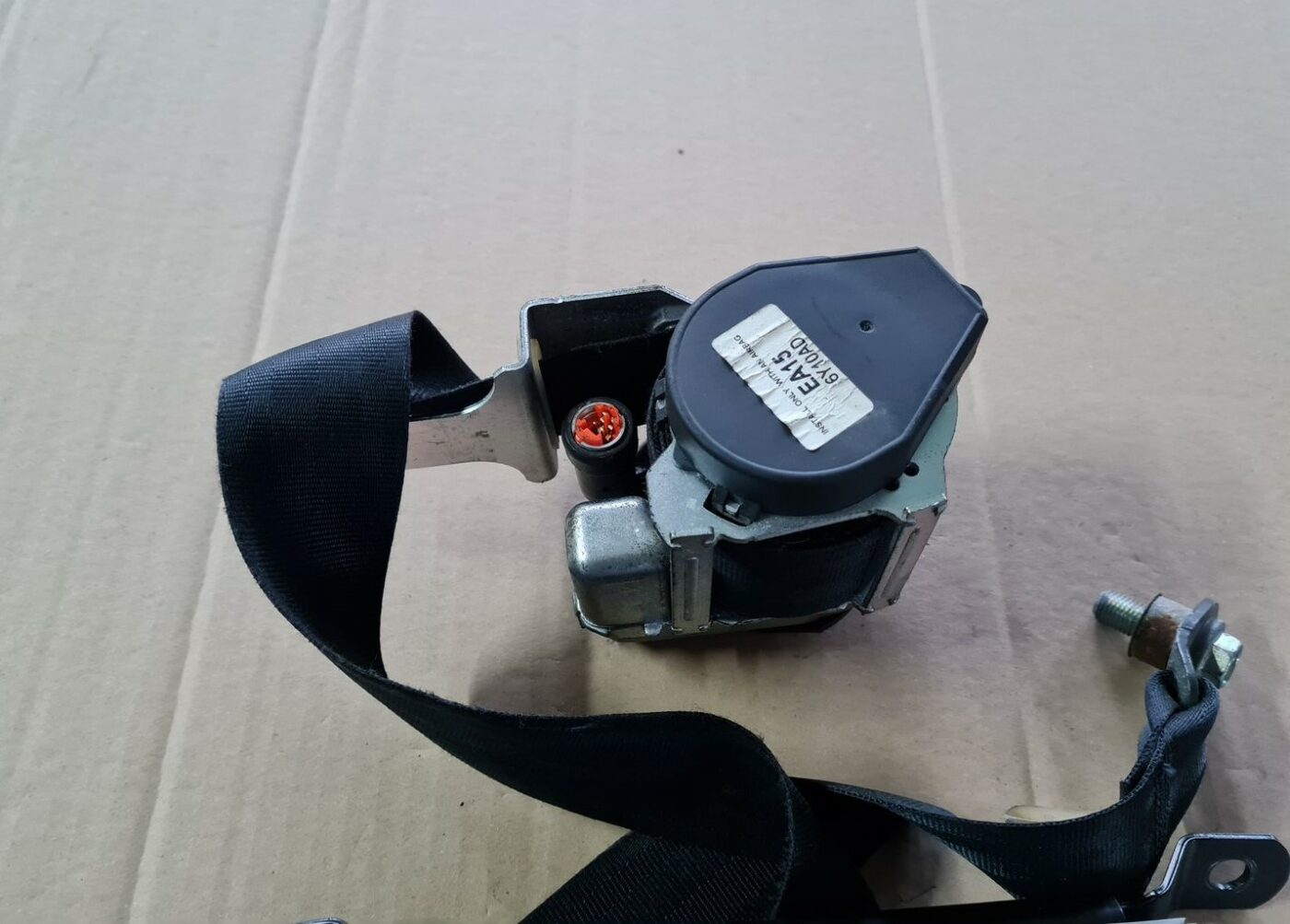 Priekšējā kreisā drošības josta priekš MAZDA 3 2007 2 Priekšējā kreisā drošības josta priekš MAZDA 3 2007