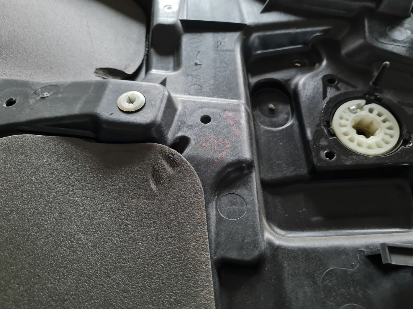 Stikla pacelšanas mehānisma panele priekš MAZDA 3 2007 3 Stikla pacelšanas mehānisma panele priekš MAZDA 3 2007