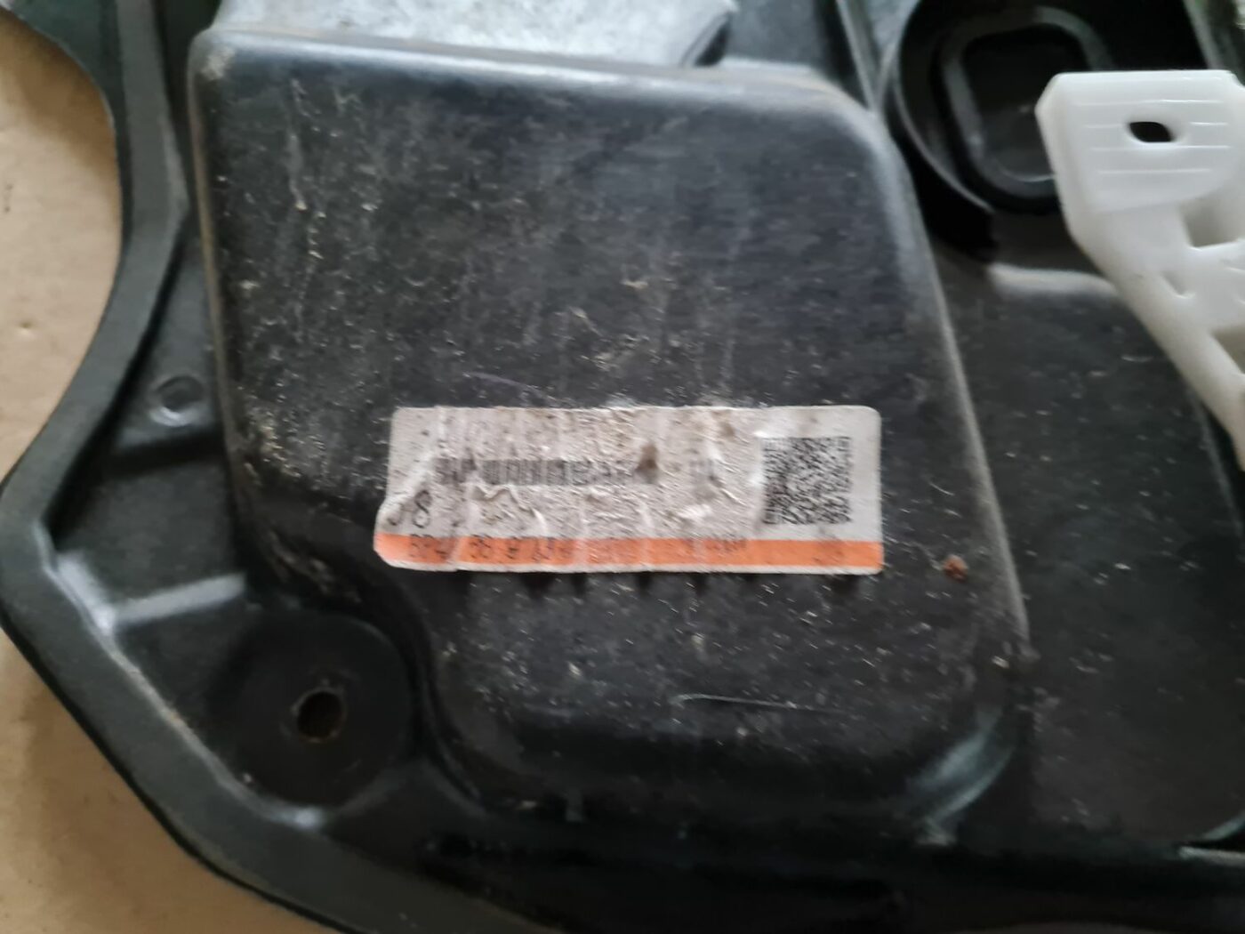 Stikla pacelšanas mehānisma panele priekš MAZDA 3 2007 2 Stikla pacelšanas mehānisma panele priekš MAZDA 3 2007