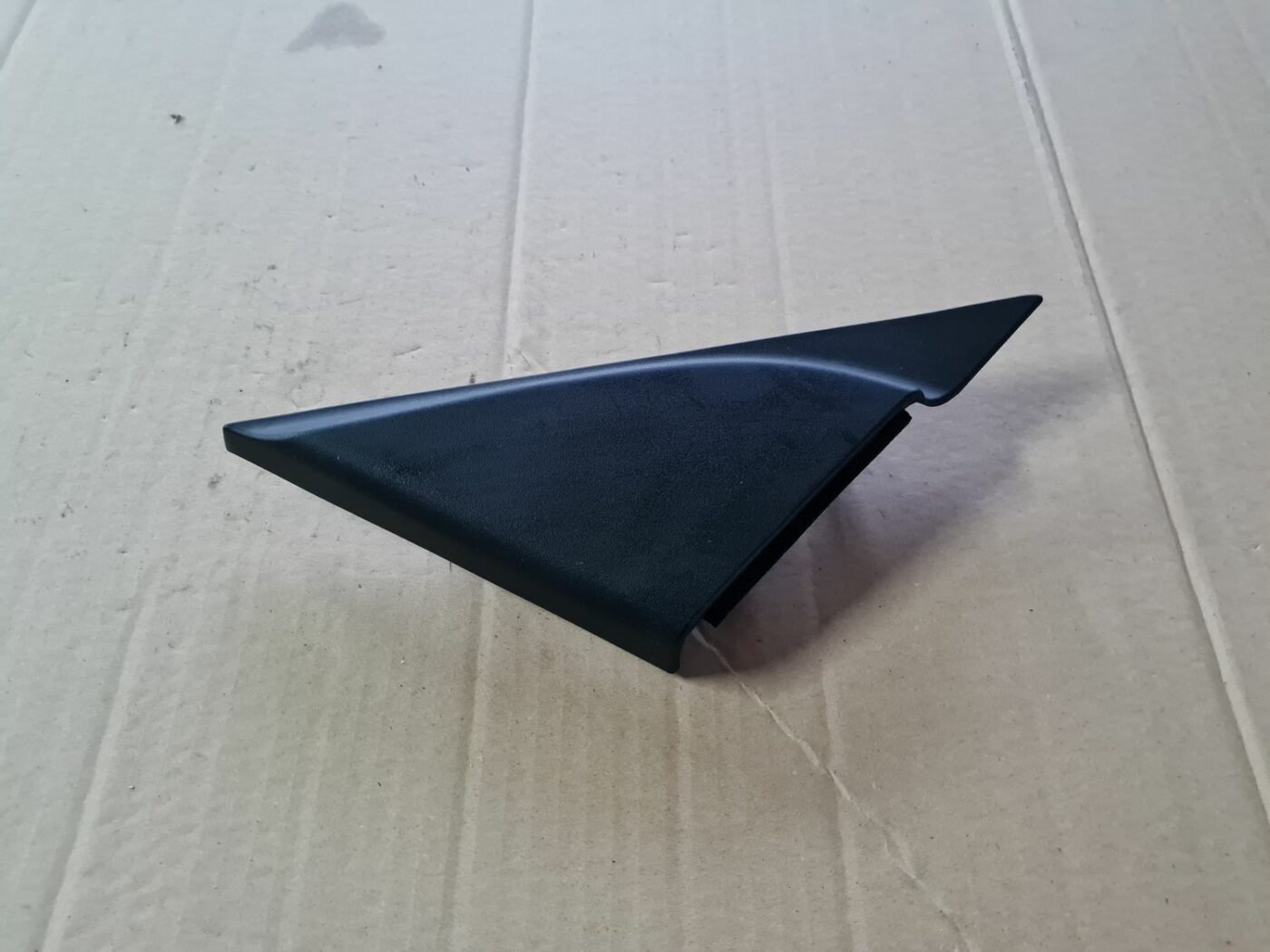 Durvju spoguļa apdares uzlika salonā (bez skaļruņa) priekš MAZDA 3 2007 1 Durvju spoguļa apdares uzlika salonā (bez skaļruņa) priekš MAZDA 3 2007