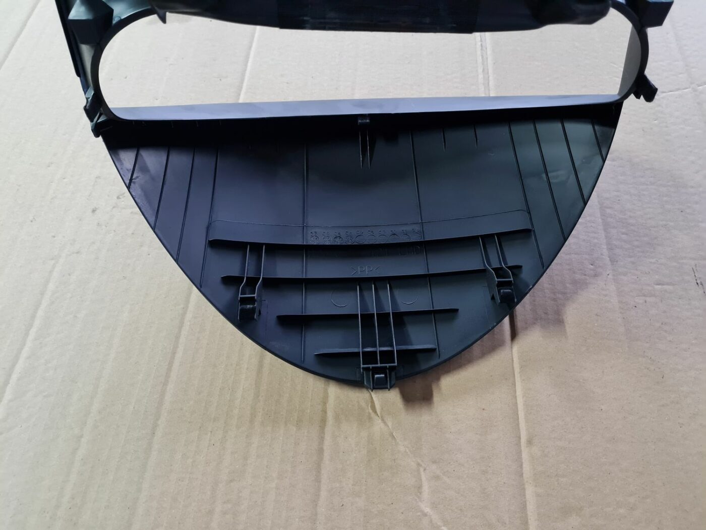 Spidometra apdare priekš MAZDA 3 2007 3 Spidometra apdare priekš MAZDA 3 2007