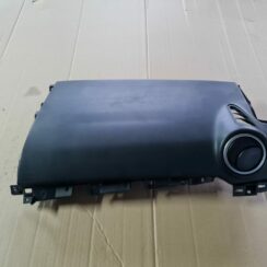 Mērinstrumentu paneļa apdare augšā priekš MAZDA 3 2007