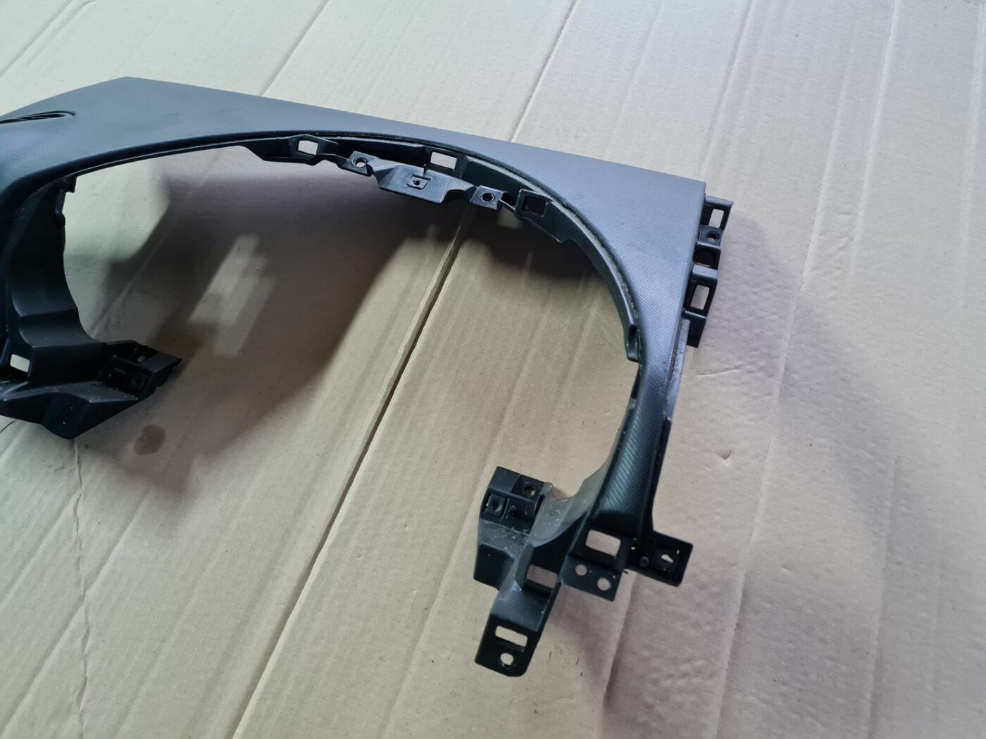 Mērinstrumentu paneļa apdare augšā priekš MAZDA 3 2007 5 Mērinstrumentu paneļa apdare augšā priekš MAZDA 3 2007