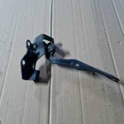 Pārsega eņģe, pa labi priekš MAZDA 3 2007