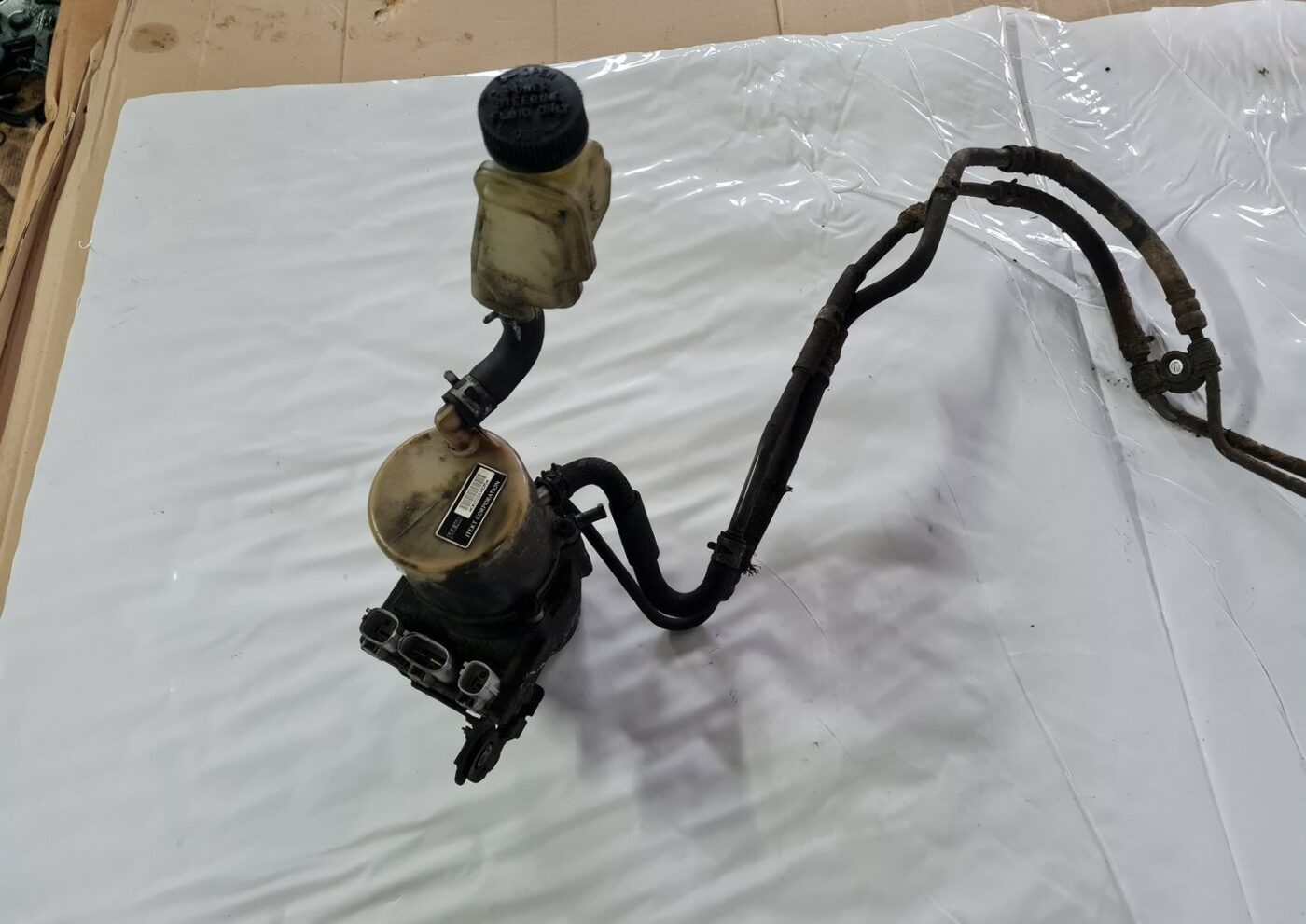 Hidrauliskais pastiprinātājs priekš MAZDA 3 2007 2 Hidrauliskais pastiprinātājs priekš MAZDA 3 2007