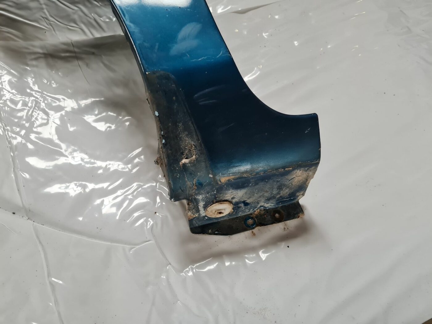 Priekšējais kreisais spārns priekš MAZDA 3 2007 2 Priekšējais kreisais spārns priekš MAZDA 3 2007