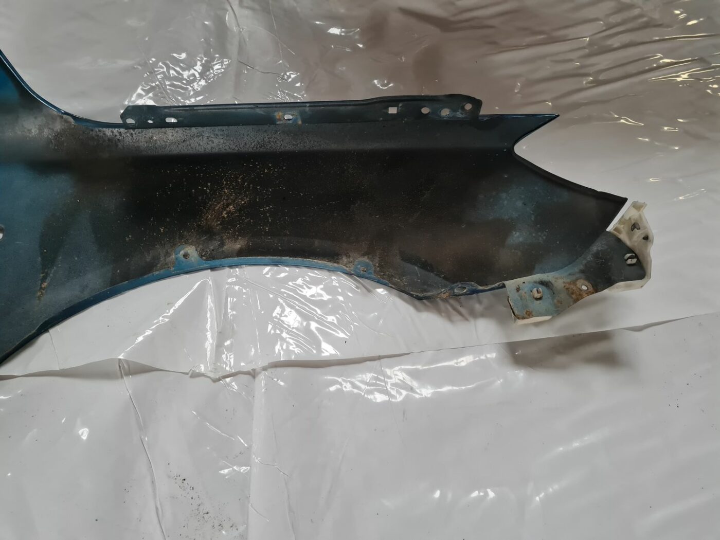 Priekšējais kreisais spārns priekš MAZDA 3 2007 3 Priekšējais kreisais spārns priekš MAZDA 3 2007