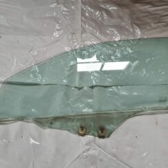 Priekšējo kreiso durvju stikls priekš MAZDA 3 2007