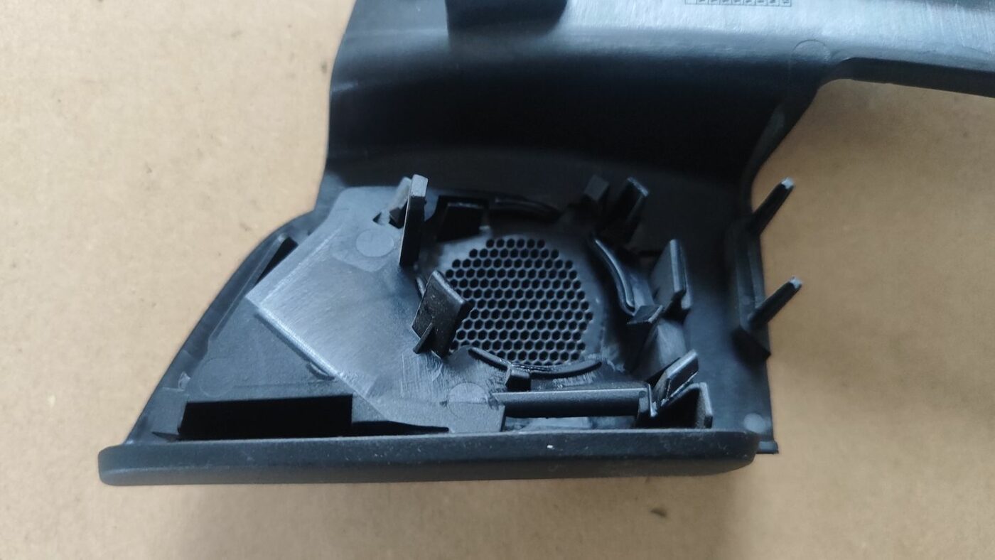 Durvju spoguļa apdares uzlika salonā (bez skaļruņa) priekš FORD FOCUS 2016 UNIVERSAL