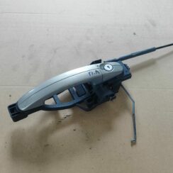 Priekšējāis kreisais durvju rokturis priekš FORD FOCUS 2016 UNIVERSAL